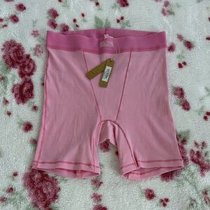 Skims ribbed biker short XS NWTs bubblegum pink